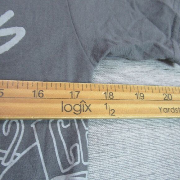 Friends T Shirt Womens Small Gray Short Sleeve Graphic Round Neck Tee TV Show - Picture 7 of 8